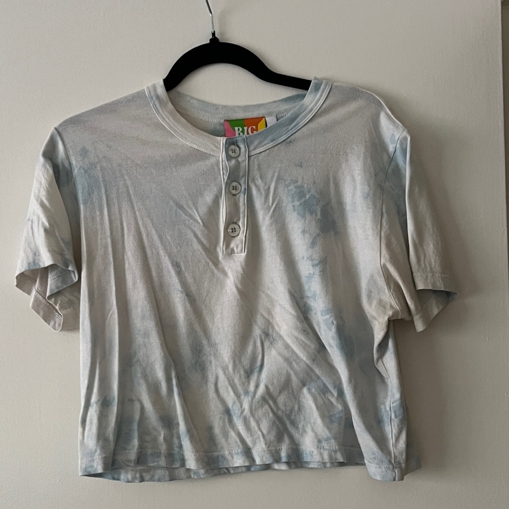 Big Bud Press White and Blue Tie-Dye Short Sleeve Henley Tee